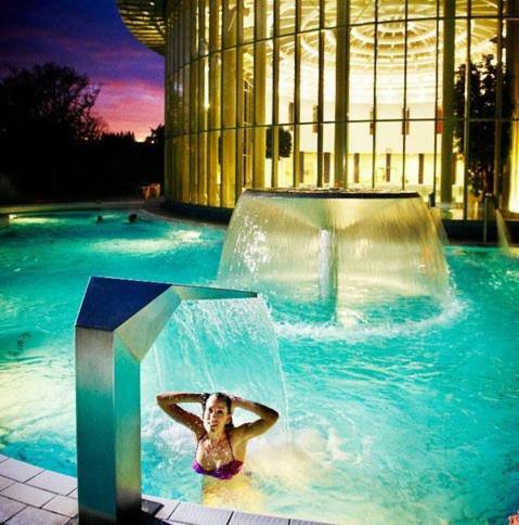 Aux Pieds Des Thermes Spa Esterno foto